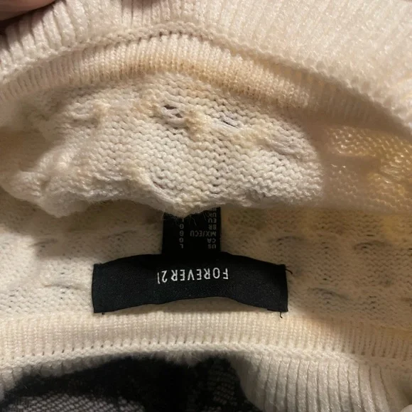 Forever 21 Ruffle Sweater Size L - Picture 4 of 4